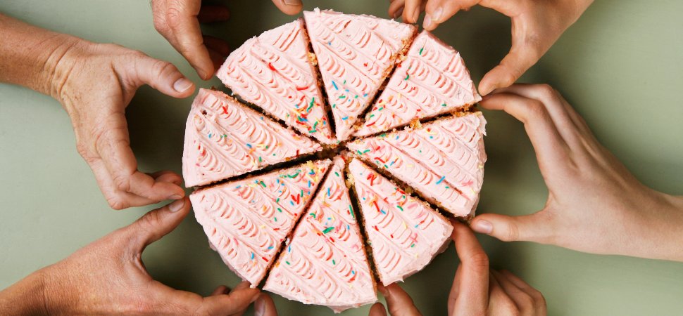 sharing-cake-1940x900_36102