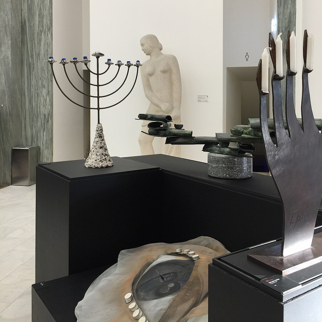 31353850654_f685740535_z